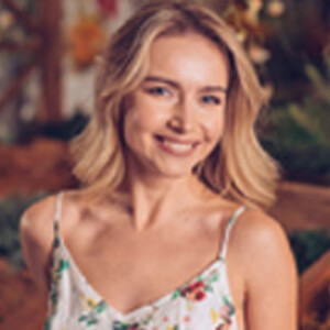>LÍVIA MENDONÇA >LÍVIA MENDONÇA